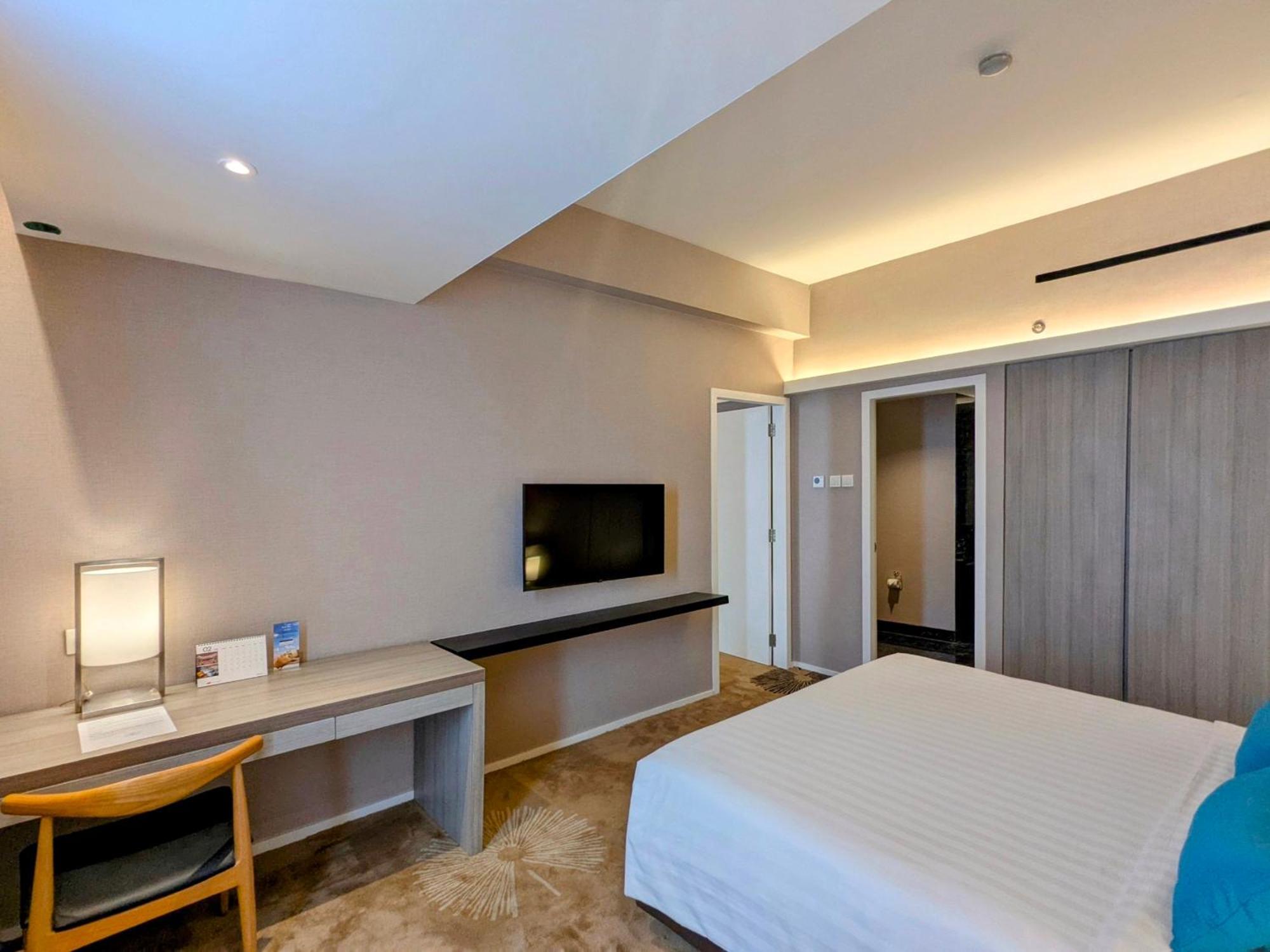 Grand Zuri Cikarang Jababeka Hotel Exterior photo
